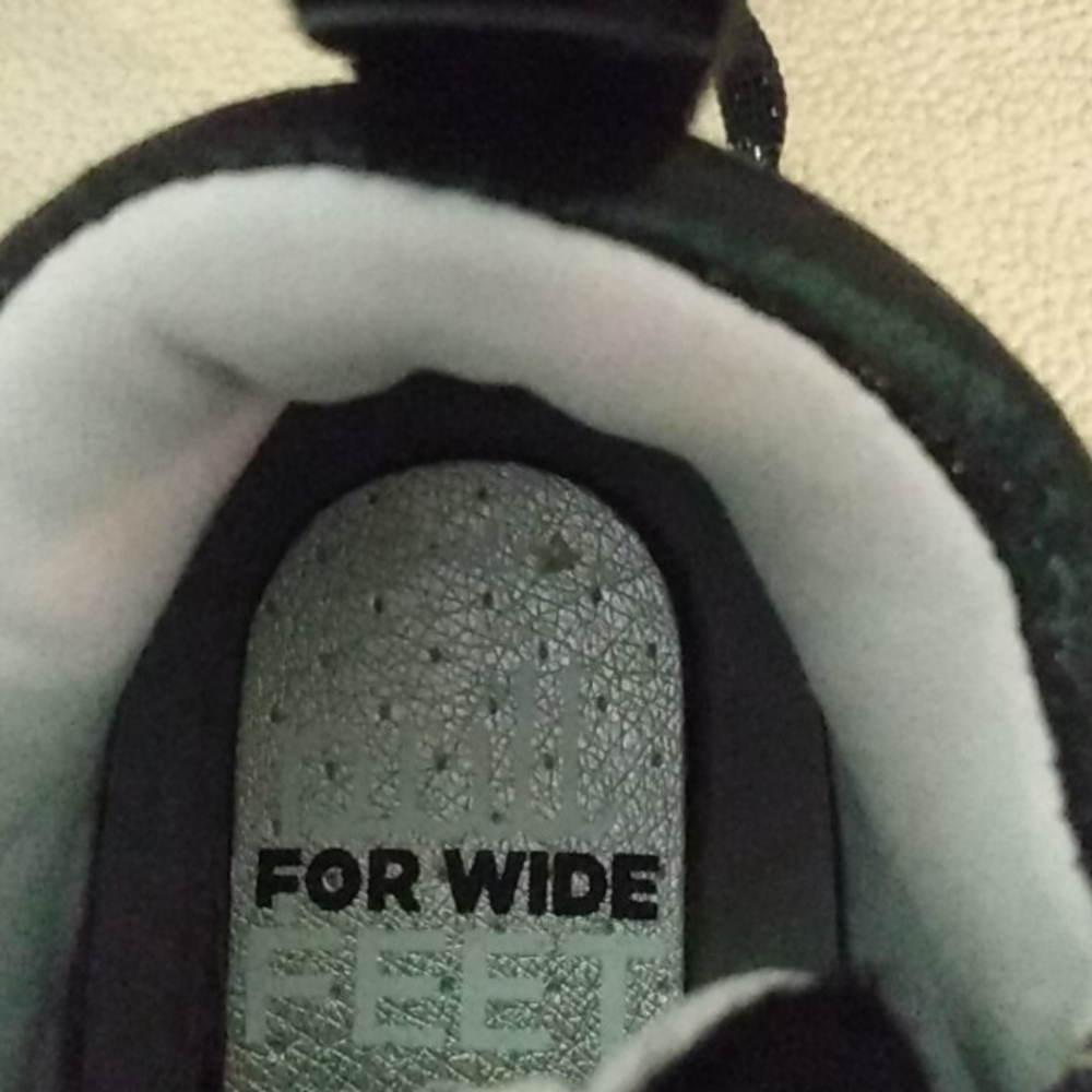 Shoes - Picture 3 of 7